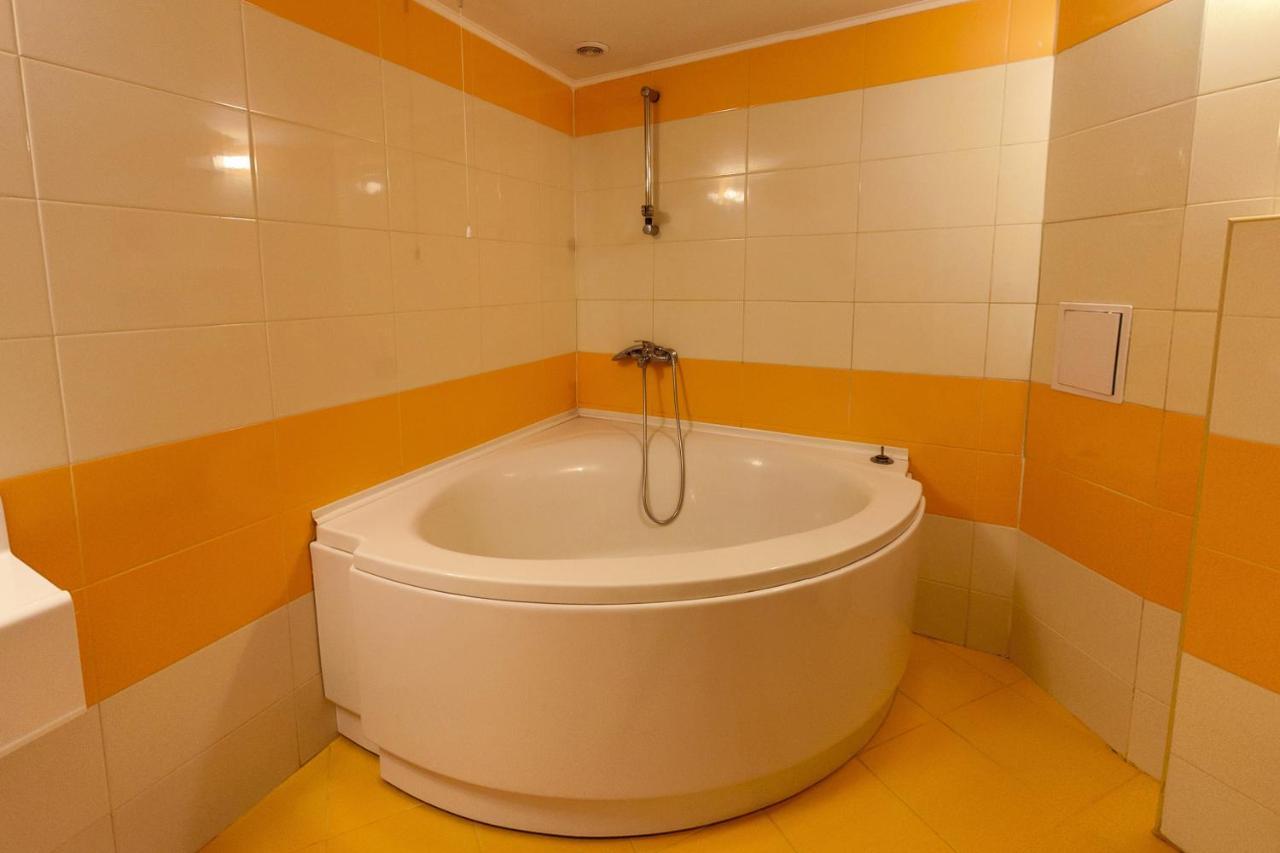 Хотел Магнолия, Hotel Magnoliya Panichishte Buitenkant foto
